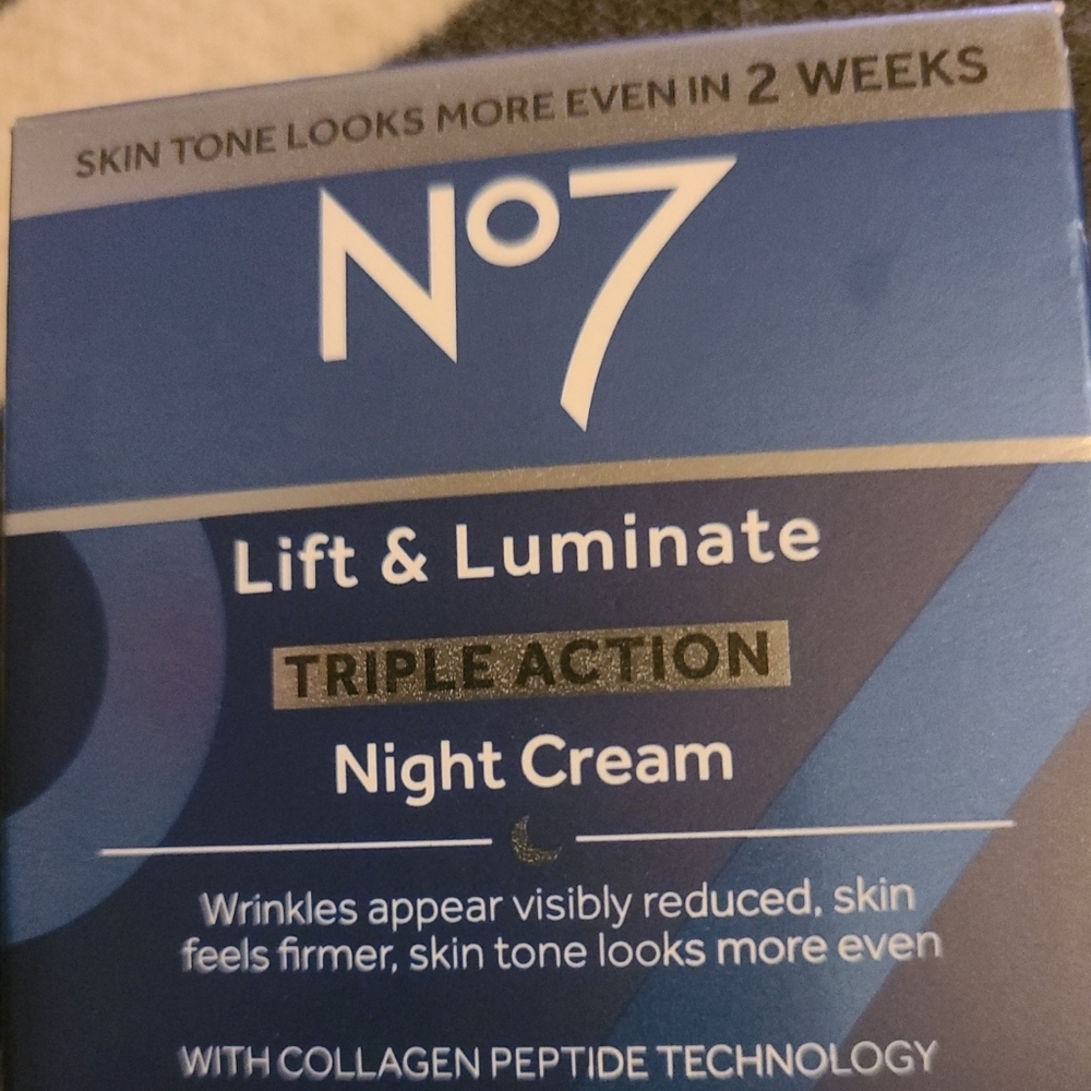 No7 lift luminate day cream 1.7 oz gd deal. Hp🔥🔥 - Picture 1 of 2